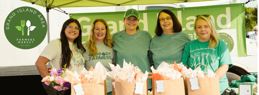 Grand Island Farmers Market participants in group photo 